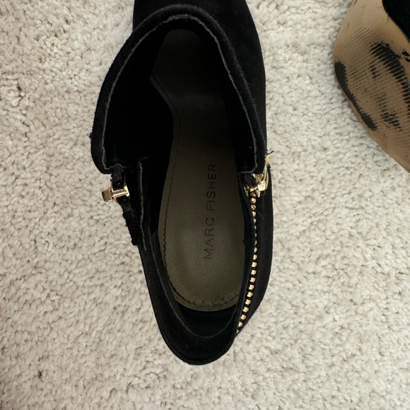 Marc Fisher heel booties - Size 6 - Picture 9 of 9